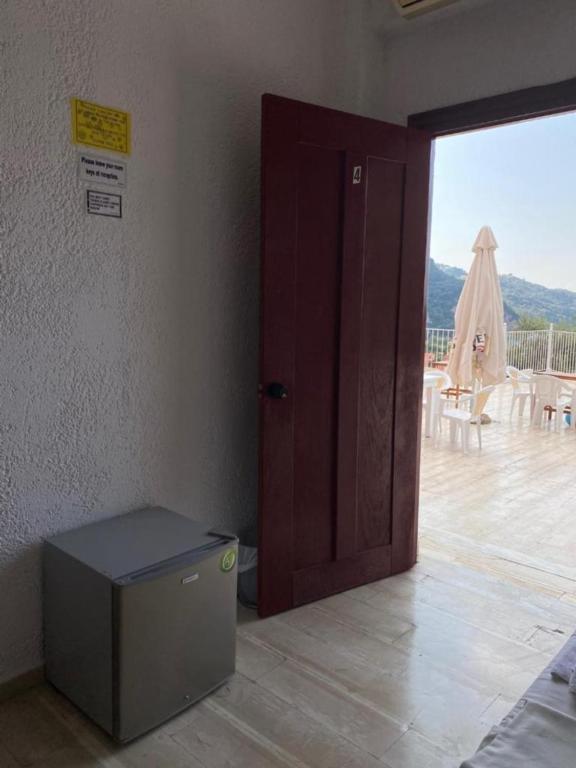 Sea View Hostel *